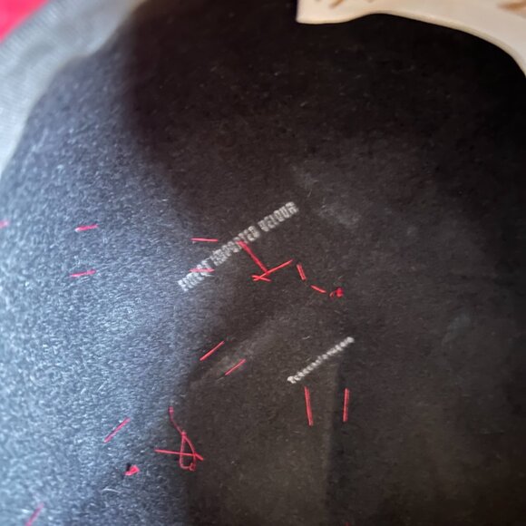 1950s red and black velvet brimmed cloche embroidered hat with ribbon - Picture 13 of 14